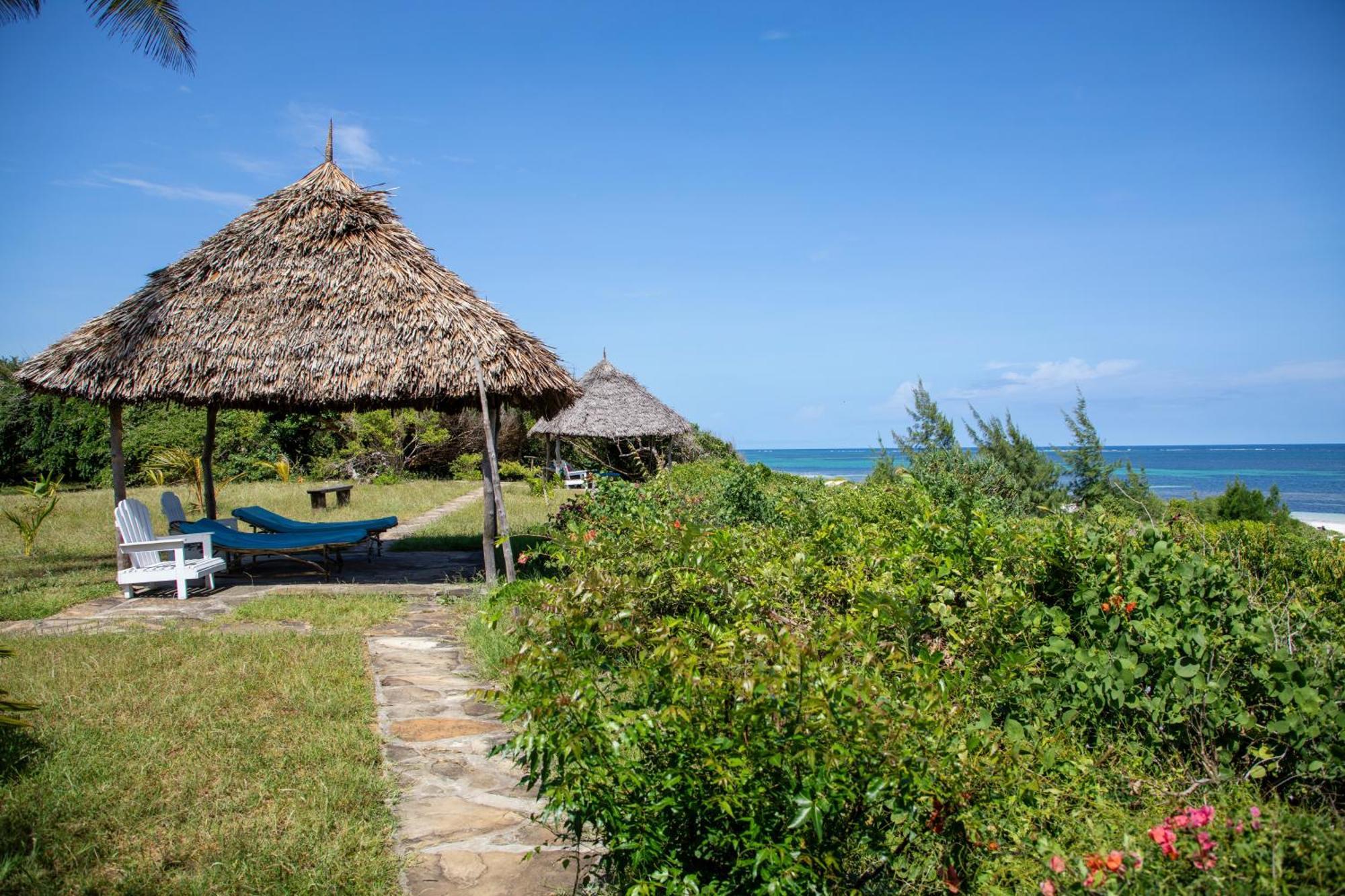 Watamu Beach Cottages B&B Exterior photo