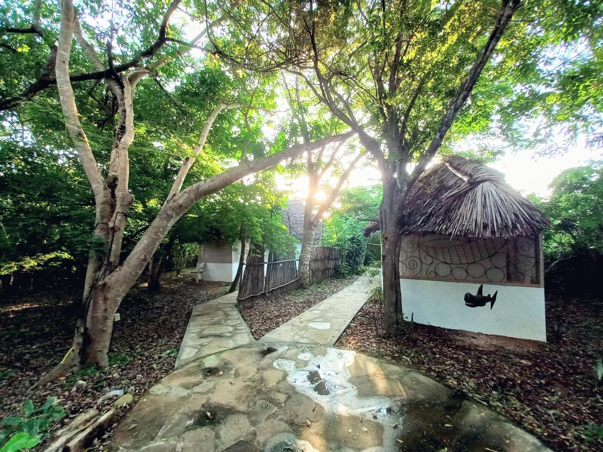 Watamu Beach Cottages B&B Exterior photo