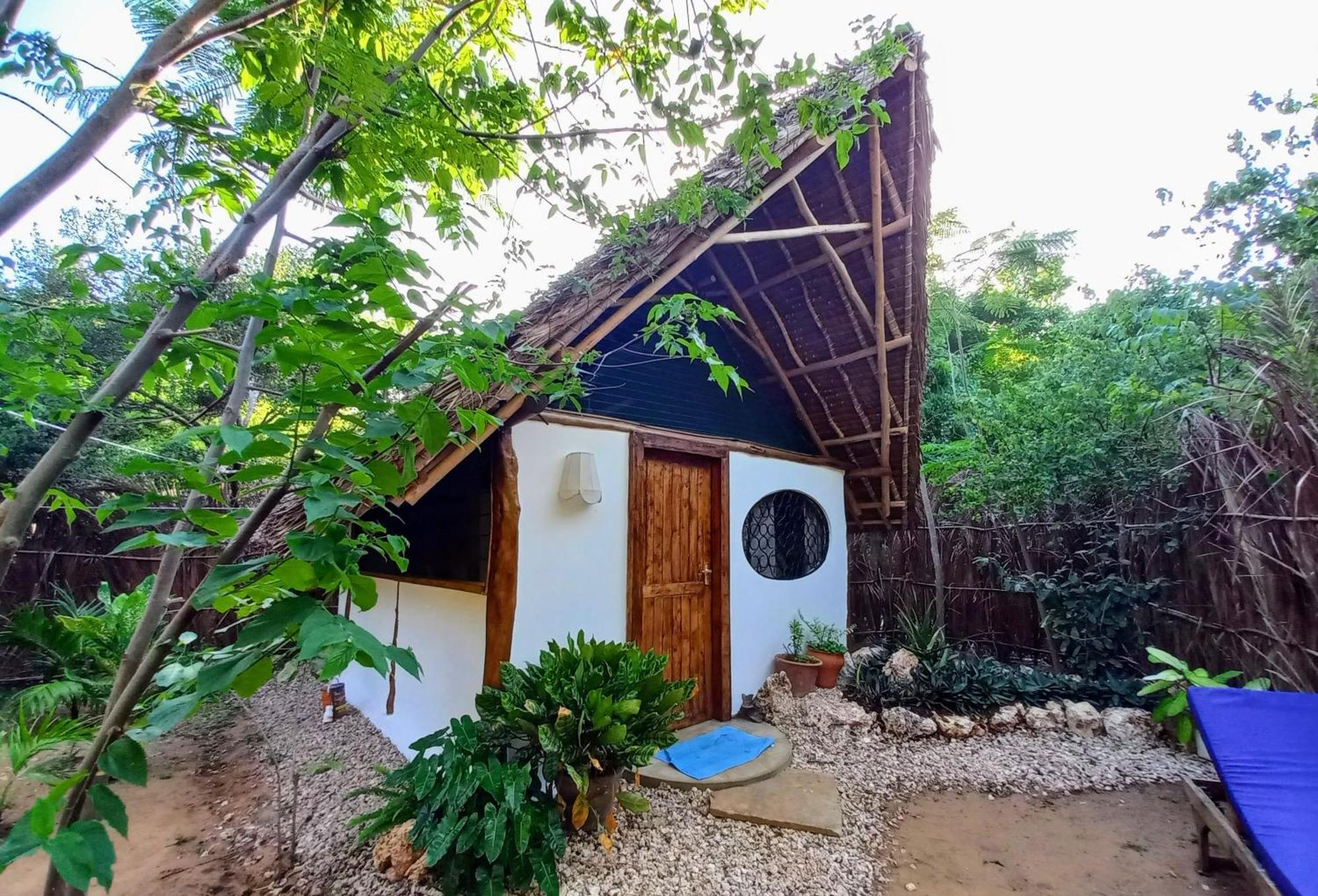 Watamu Beach Cottages B&B Exterior photo